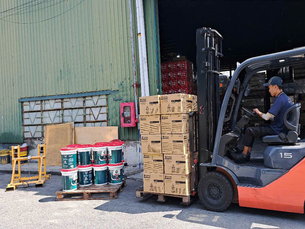 Dầu nhớt Castrol giá tốt tại TP.HCM – Đại lý phân phối chính hãng, uy tín